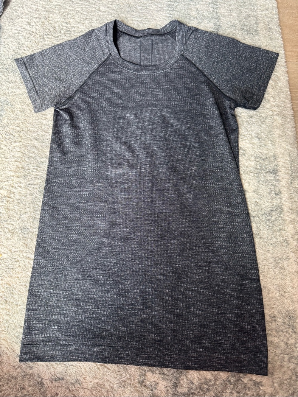 lululemon athletica Short Sleeve Heathered Charcoal Gray Tee